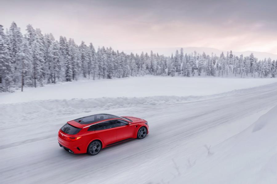 Kia Sportspace Concept 2015 года  (фото 4 из 14)